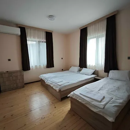 савана, пловдив, летище пловдив, ягодово Guest house *